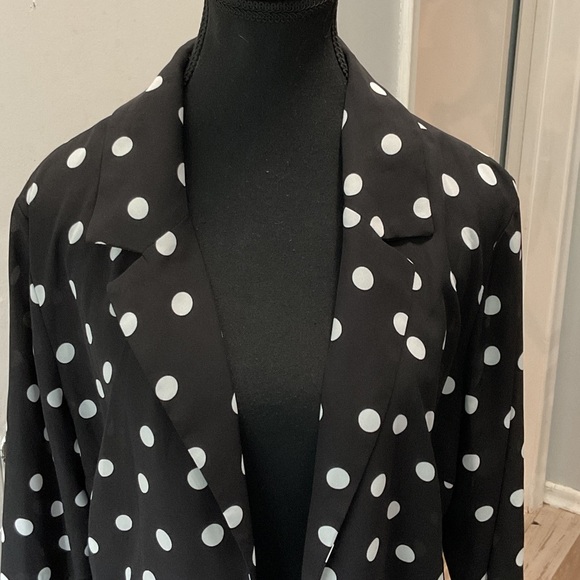 P437. Cleo Black and White Polka Dot Topper |PL - Picture 4 of 5